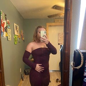 Size small Forever 21 maroon fitted dress